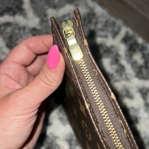 💯 AUTH LV LOUIS VUITTON LARGE POUCH LIKE NEW - Picture 6 of 8